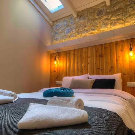 Cozy Parnassos *