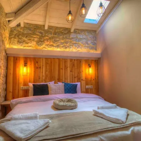 Cozy Parnassos